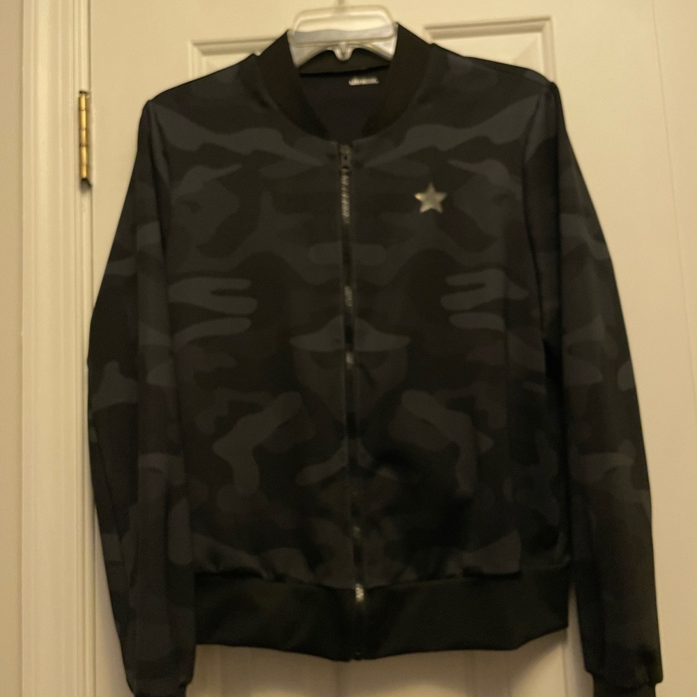 ULTRACOR- dark Camo with black STAR on back